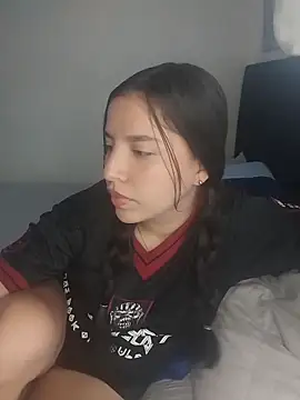 LinaColombianGirl Adlı Modelin Canlı Sohbet Odası