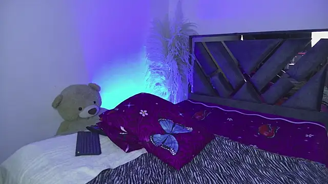 Martina_Foxy01 Adlı Modelin Canlı Sohbet Odası