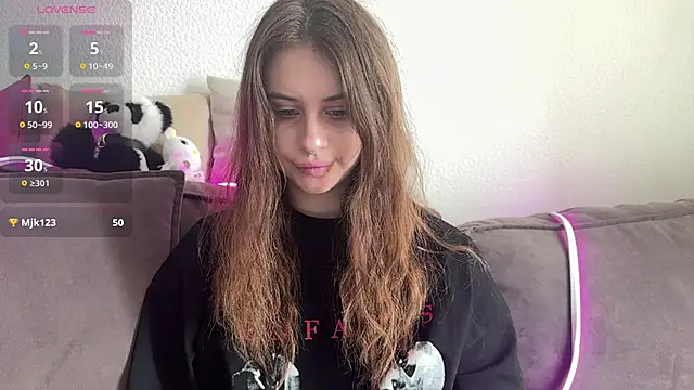 evvaavve Adlı Modelin Canlı Sohbet Odası