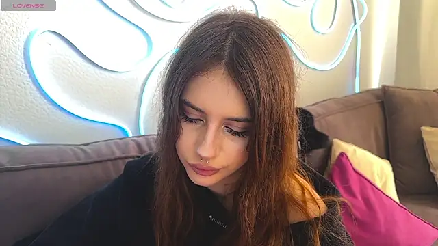 evvaavve's Live Chat Room