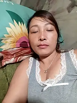 Angelina-Luxxy লাইভ চ্যাট রুম