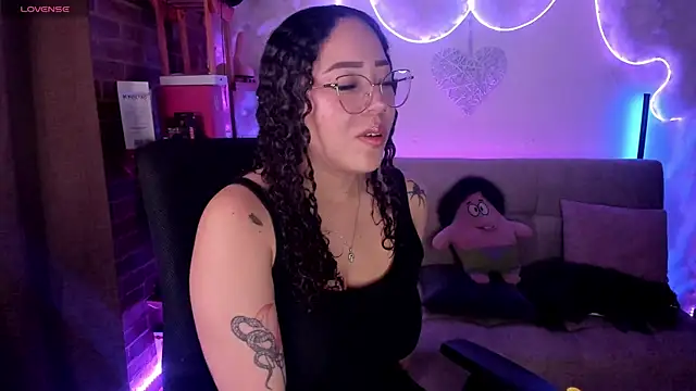 liz_martins1's Live Chat Room