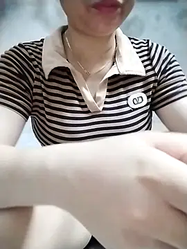 Girl_lovebaby Adlı Modelin Canlı Sohbet Odası