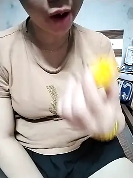 Girl_lovebaby – Naživo chatovacia miestnosť
