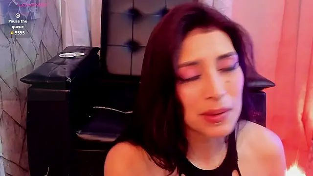 Jaadewest Adlı Modelin Canlı Sohbet Odası