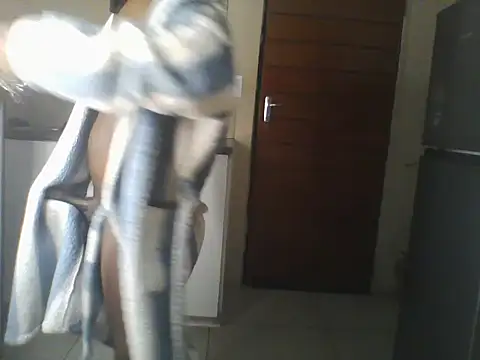 Tbangs_ Adlı Modelin Canlı Sohbet Odası