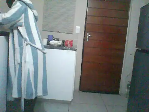 Tbangs_ Adlı Modelin Canlı Sohbet Odası
