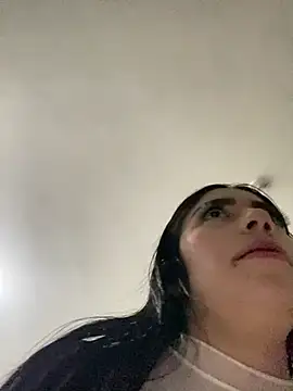 חדר צ'אט בשידור חי של lunacruz_