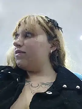 Isabella__Risky's Live Chat Room