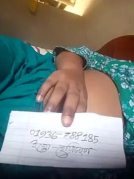 indian-couple9 Adlı Modelin Canlı Sohbet Odası