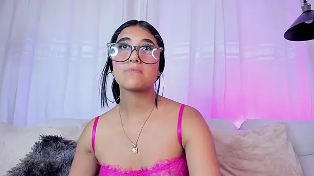 Živá chatovací místnost Molly_Hils789