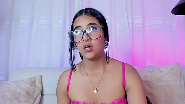 חדר צ'אט בשידור חי של Molly_Hils789