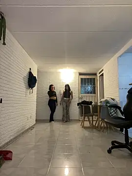sarita_hos' Live Chat Room