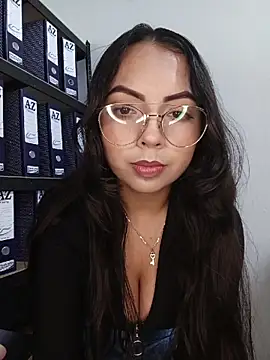 Chatroom en direct de JENNIFER__03