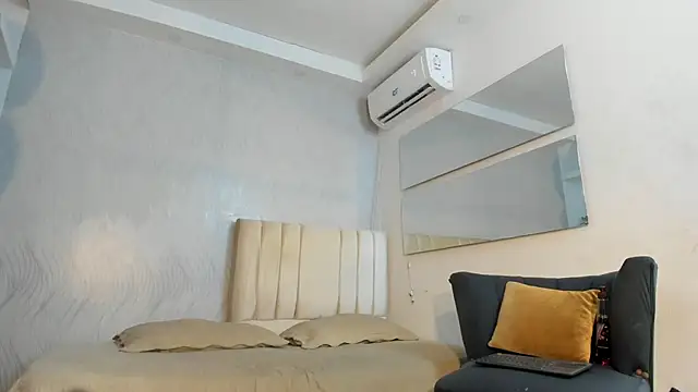 Živá chatovací místnost Hilary_caicedo