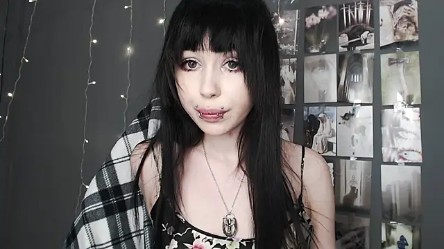 Chat soba uživo modela lucy8bit