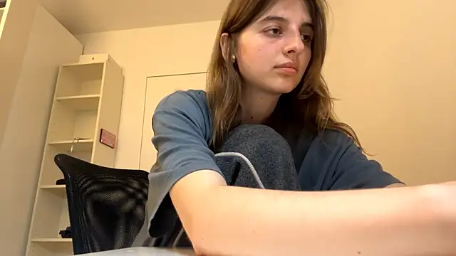 חדר צ'אט בשידור חי של ActaedCottage