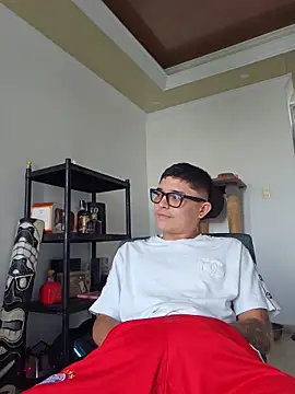SAMY_AND_FRIENDSS' Live Chat Room