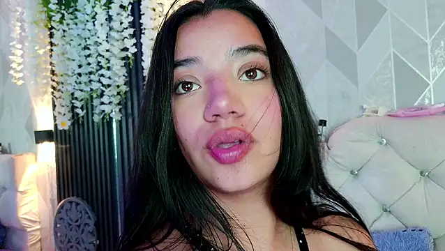 Zaira_bonny Adlı Modelin Canlı Sohbet Odası