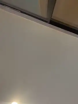 חדר צ'אט בשידור חי של noah_ec