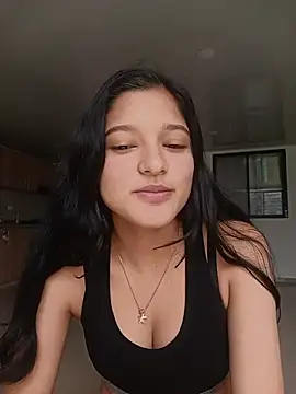 Sweet_Innocence_'s Live Chat Room