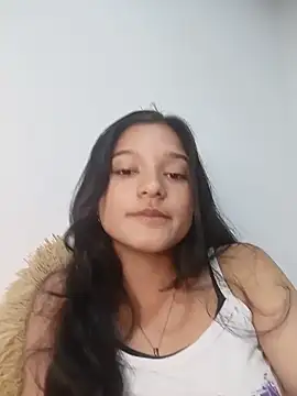 Sweet_Innocence_ Adlı Modelin Canlı Sohbet Odası