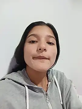 Sweet_Innocence_ Adlı Modelin Canlı Sohbet Odası