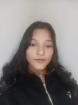 Sweet_Innocence_ Adlı Modelin Canlı Sohbet Odası