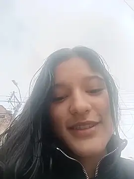 Sweet_Innocence_ Adlı Modelin Canlı Sohbet Odası