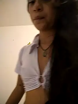 Pokój czatu na żywo – L0lita_Emi12