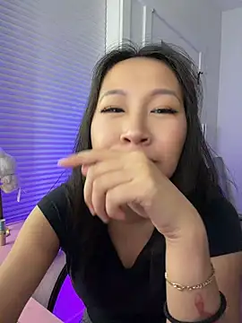 petiteTai's Live Chat Room