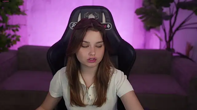 חדר צ'אט בשידור חי של Blair_secrets