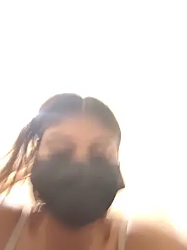 RAGNI-Love Adlı Modelin Canlı Sohbet Odası