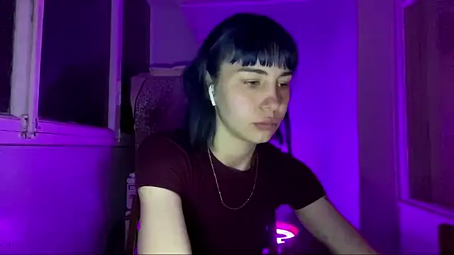Chat soba uživo modela SuccubKira