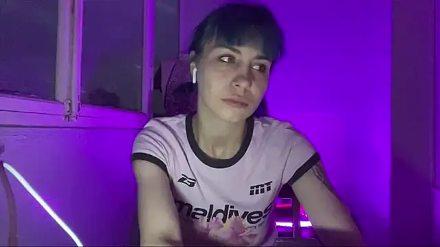 SuccubKira Adlı Modelin Canlı Sohbet Odası