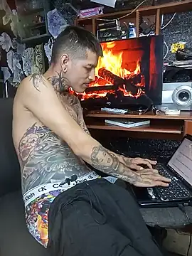 חדר צ'אט בשידור חי של demoni0802