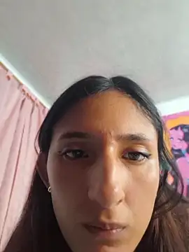 Channel-Luv Adlı Modelin Canlı Sohbet Odası