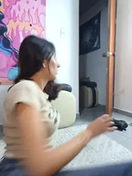 Channel-Luv Adlı Modelin Canlı Sohbet Odası