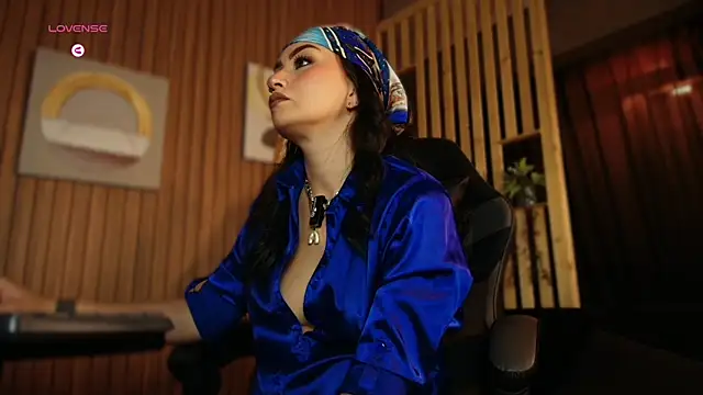 arkabellaa Adlı Modelin Canlı Sohbet Odası