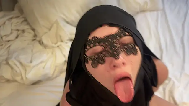 hiddenCrazySlutCpl Cameră chat live