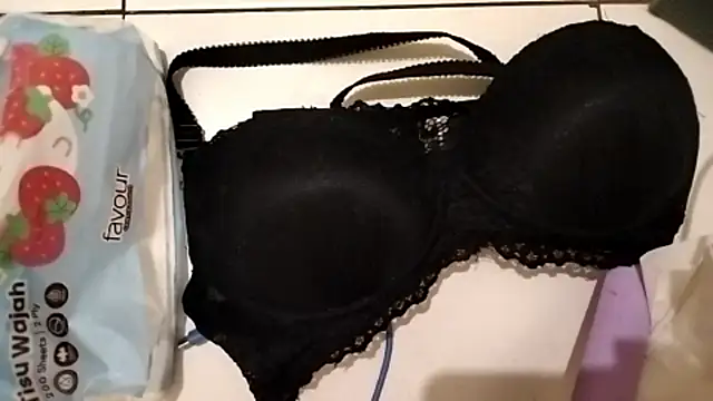 DarlenaNastasian Live chat-huone