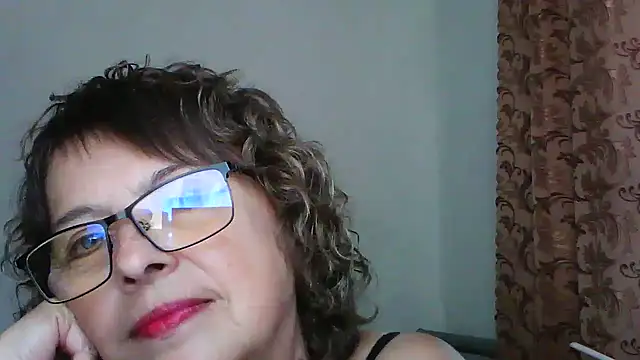חדר צ'אט בשידור חי של ElizabethGorden