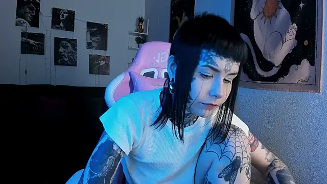 Bloood__Mary Live Chatraum