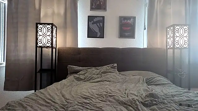 חדר צ'אט בשידור חי של Lady_Peggi