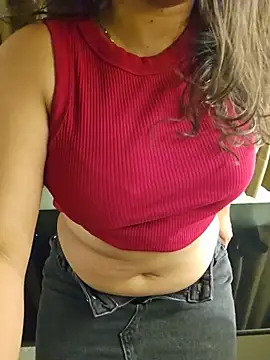 sluttytitties69 실시간 채팅방