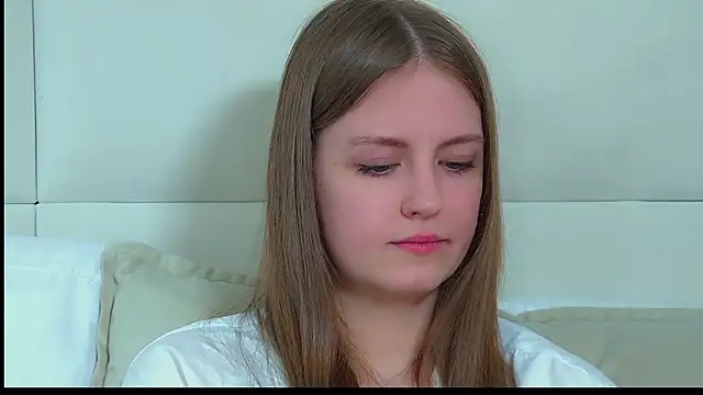 SofiaSarvains' Live Chat Room