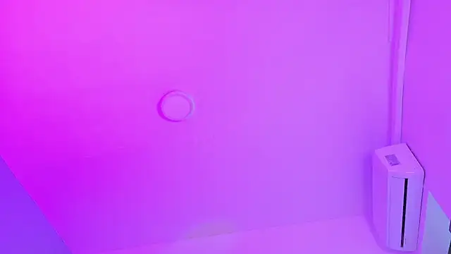 LexaDominant__'s Live Chat Room