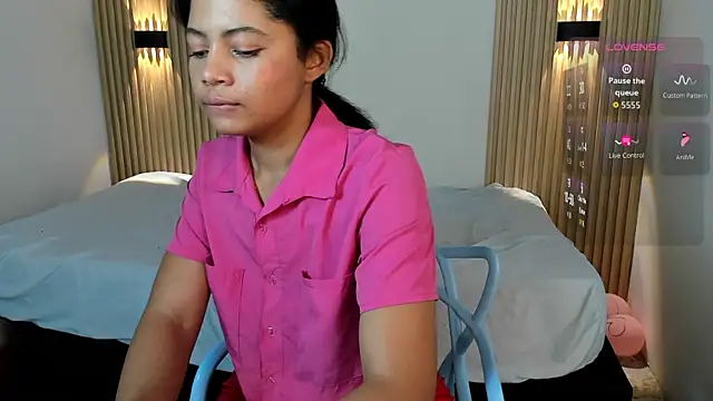 Phòng Chat Trực Tiếp EmmaRay3