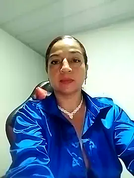 חדר צ'אט בשידור חי של Tumilf