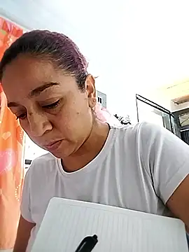 غرفة دردشة Tumilf المباشرة
